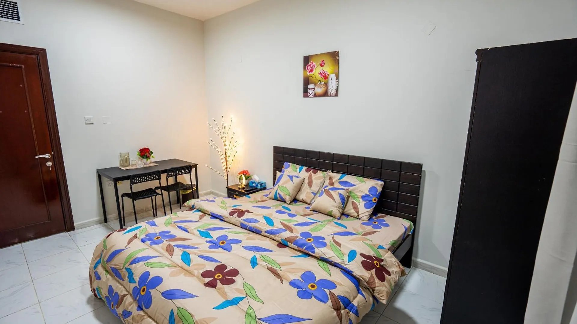 Tourist Peaceful Family Rooms Abu Dhabi Me11Apt Baith Al Jannah Llc 0*,  Egyesült Arab Emírségek